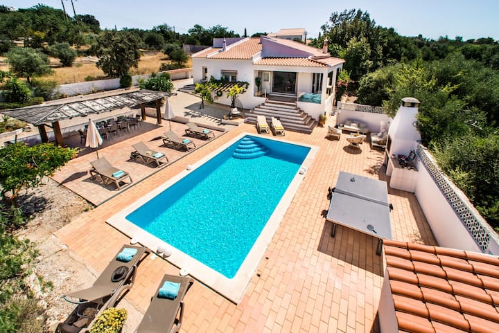 Lovely Vacation Villa in Algarve