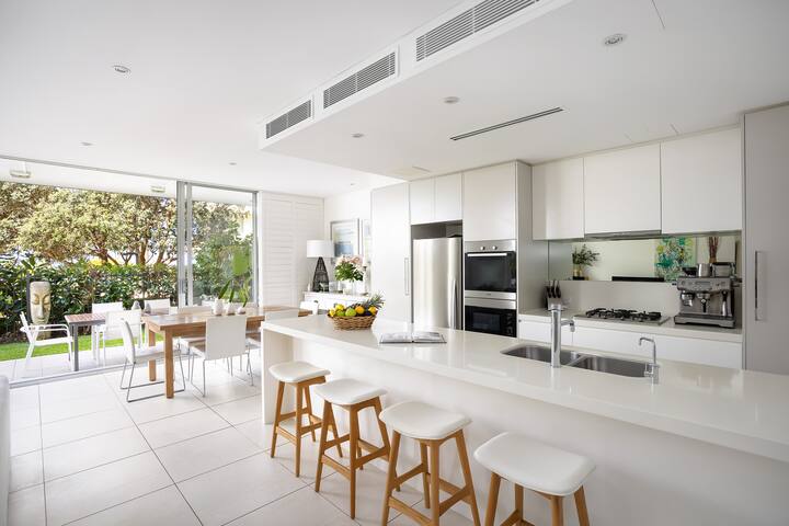 Sea Whistler, private garden apartment by the sea. gallery image 4