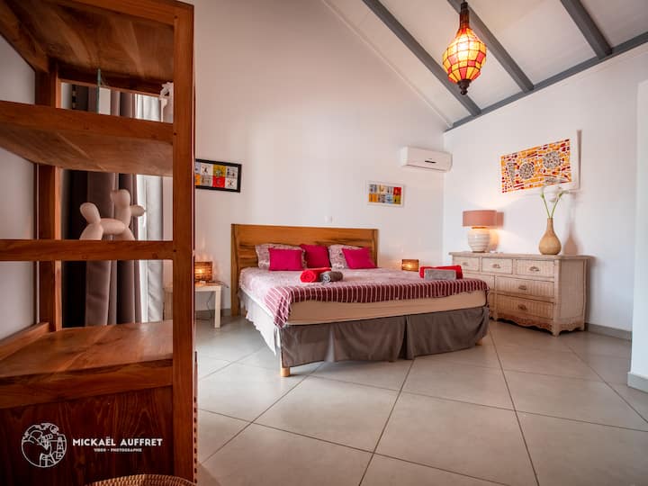 Spálňa 2 s prístupom k bazénu