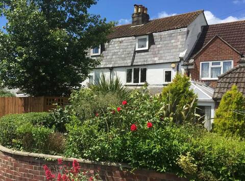 Luxury Rustic Cottage near Salisbury Cathedral