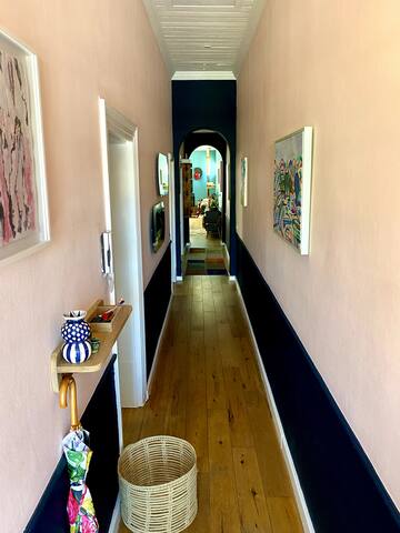 Whitford Cottage – in lively BoKaap gallery image 4