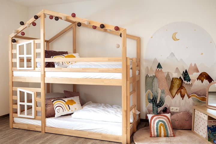 Heimbi‑Home No.5, 6–8 People, EuropaPark Family