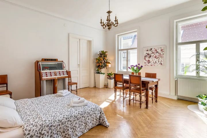 City centre! Two bedroom 85m2 apartment.