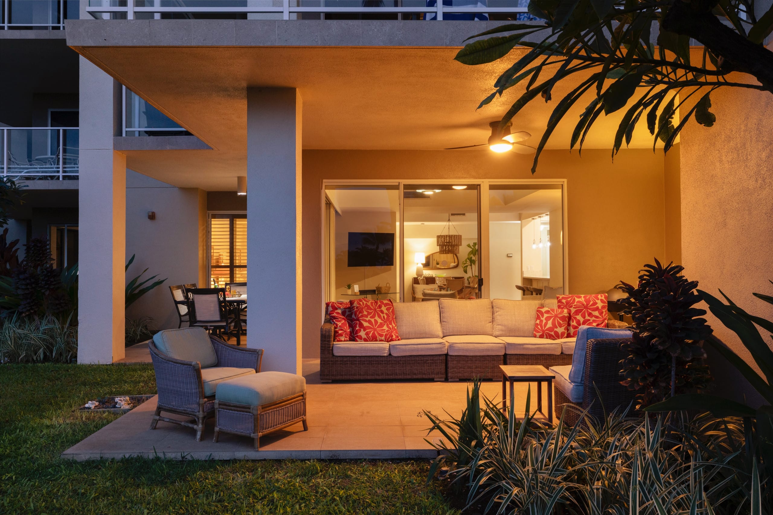 NEW! Mural w Ocean views. Walk to beach & Hilton - Image 29