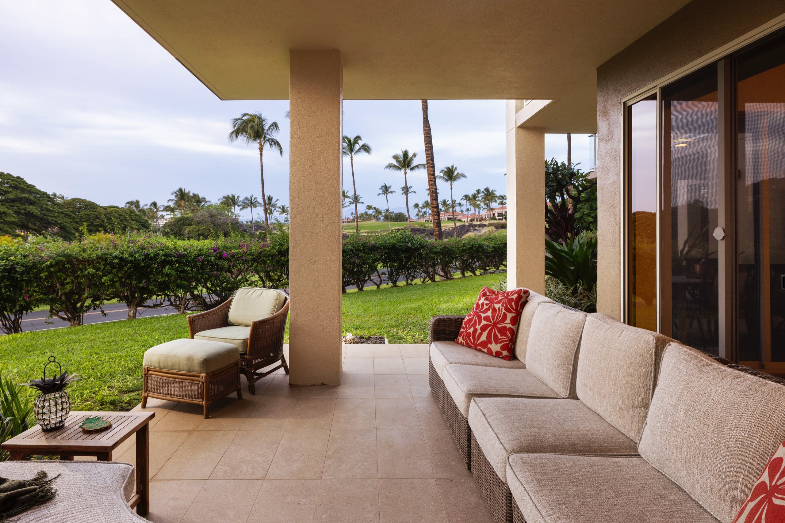 NEW! Mural w Ocean views. Walk to beach & Hilton - Image 28