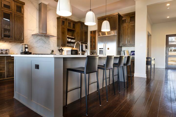 Modern Luxury Home With Hill Country Views gallery image 3