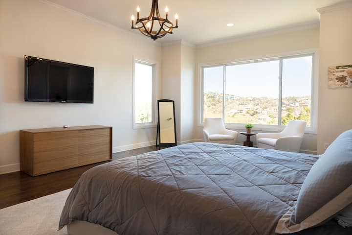 Главна спална соба со поглед