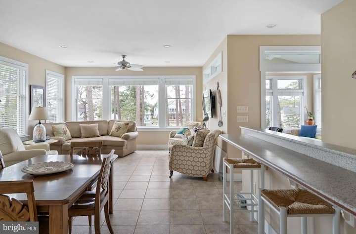Coastal Contemporary Retreat On The Canal - Delaware Seashore State Park, Rehoboth Beach