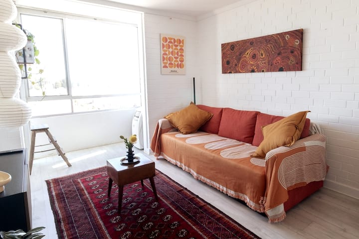 Dnevni boravak i ograđeni balkon