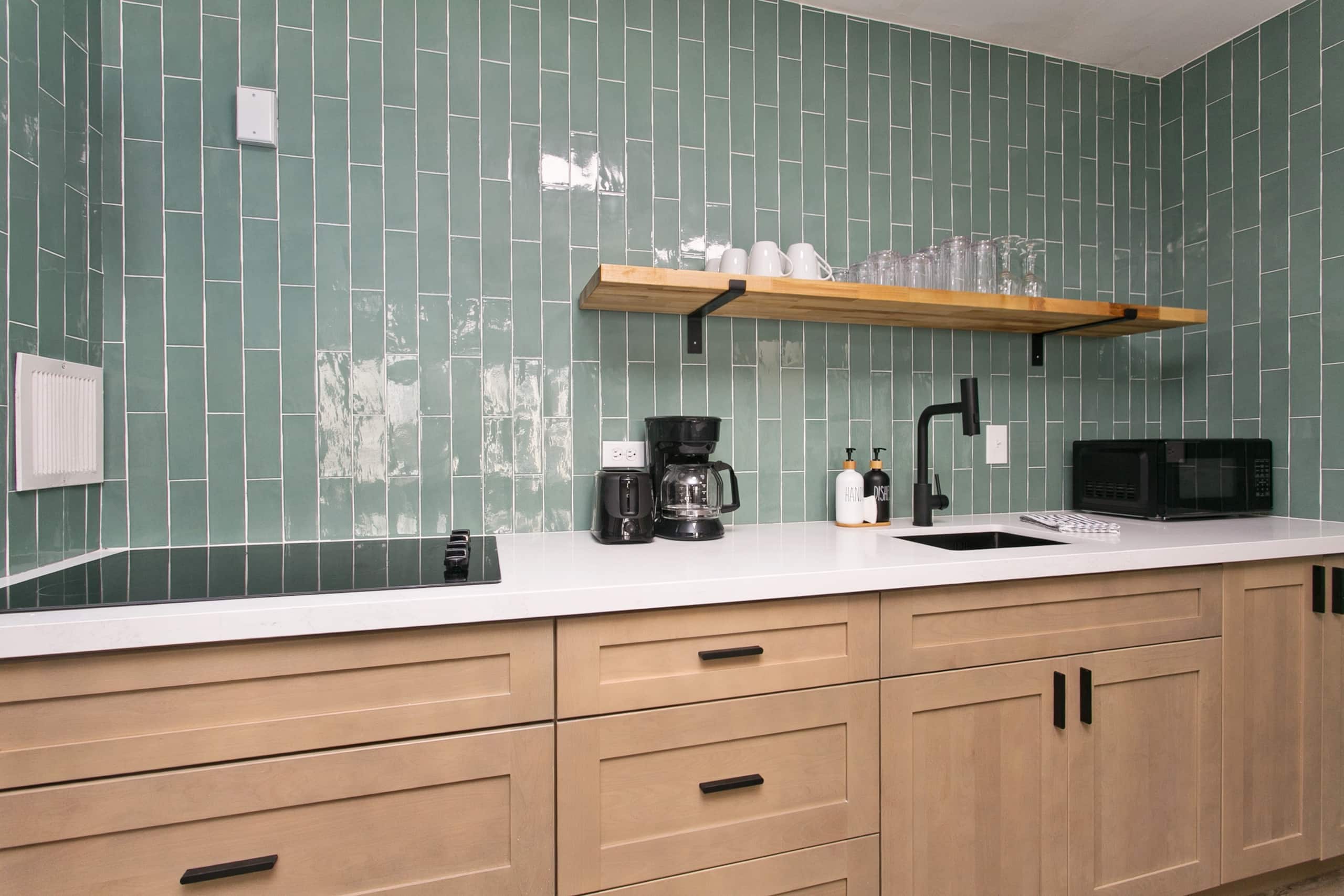 Home in Honolulu · ★4.91 · 2 bedrooms · 3 beds · 2 private baths - Image 10