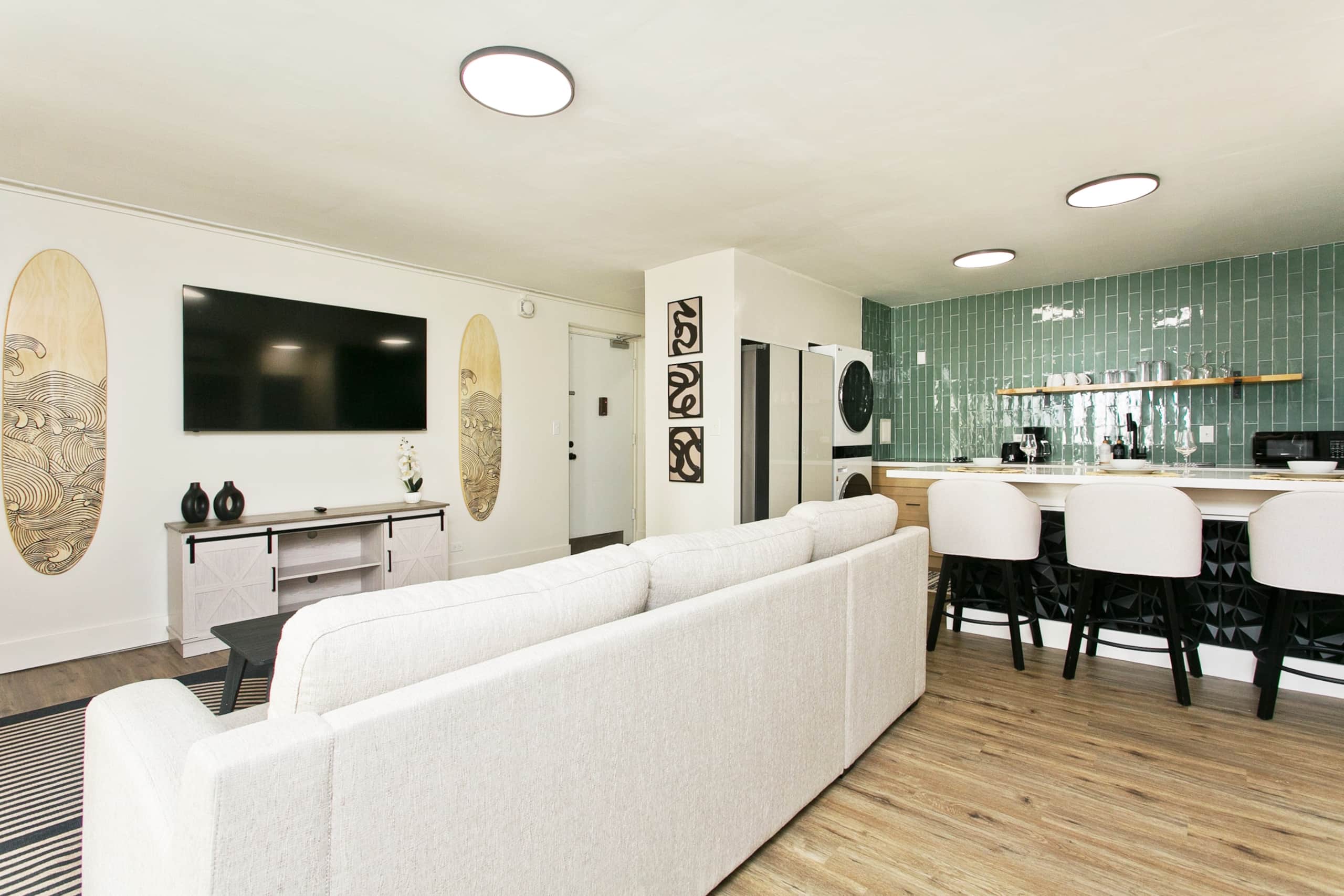 Home in Honolulu · ★4.91 · 2 bedrooms · 3 beds · 2 private baths - Image 2