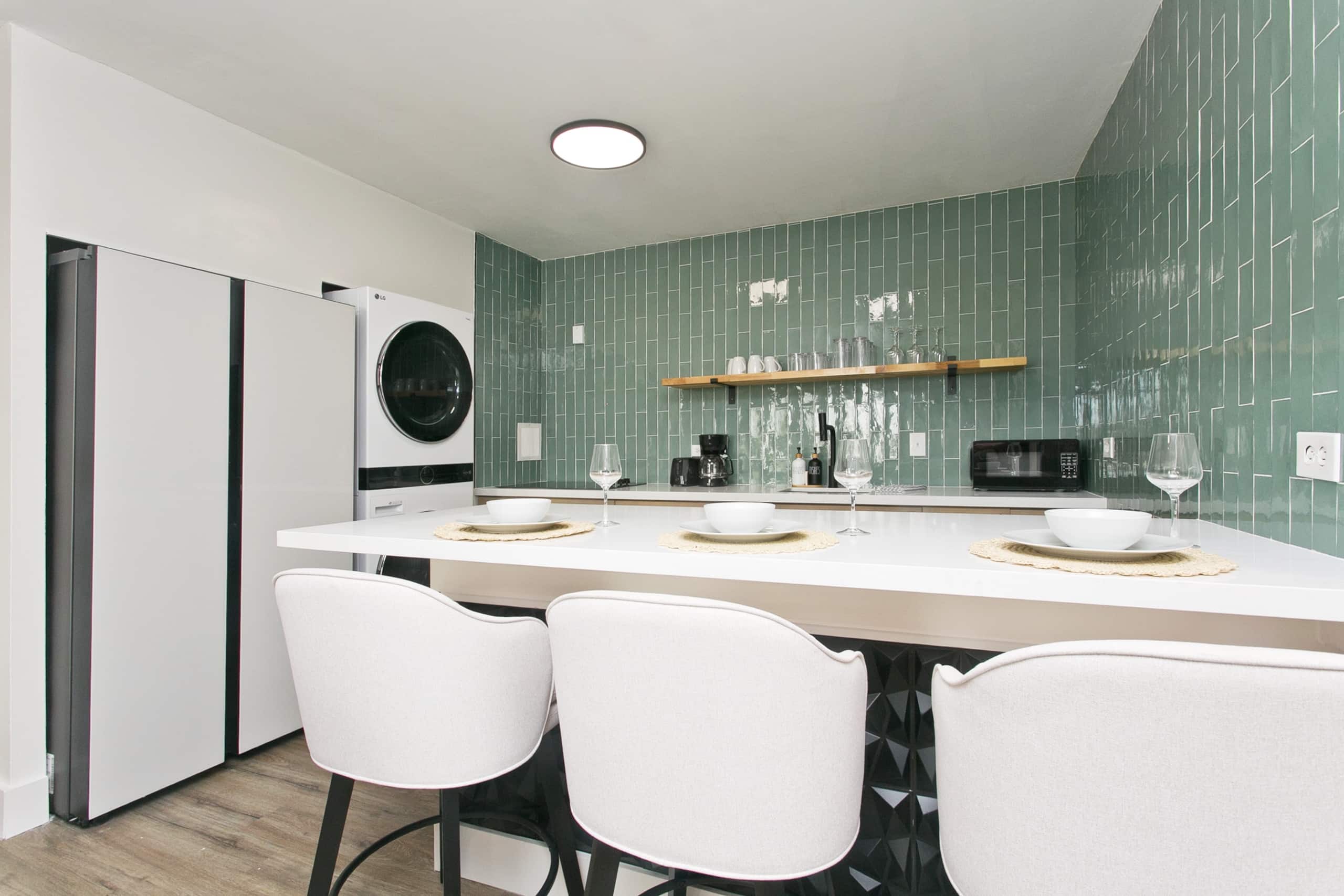 Home in Honolulu · ★4.91 · 2 bedrooms · 3 beds · 2 private baths - Image 3