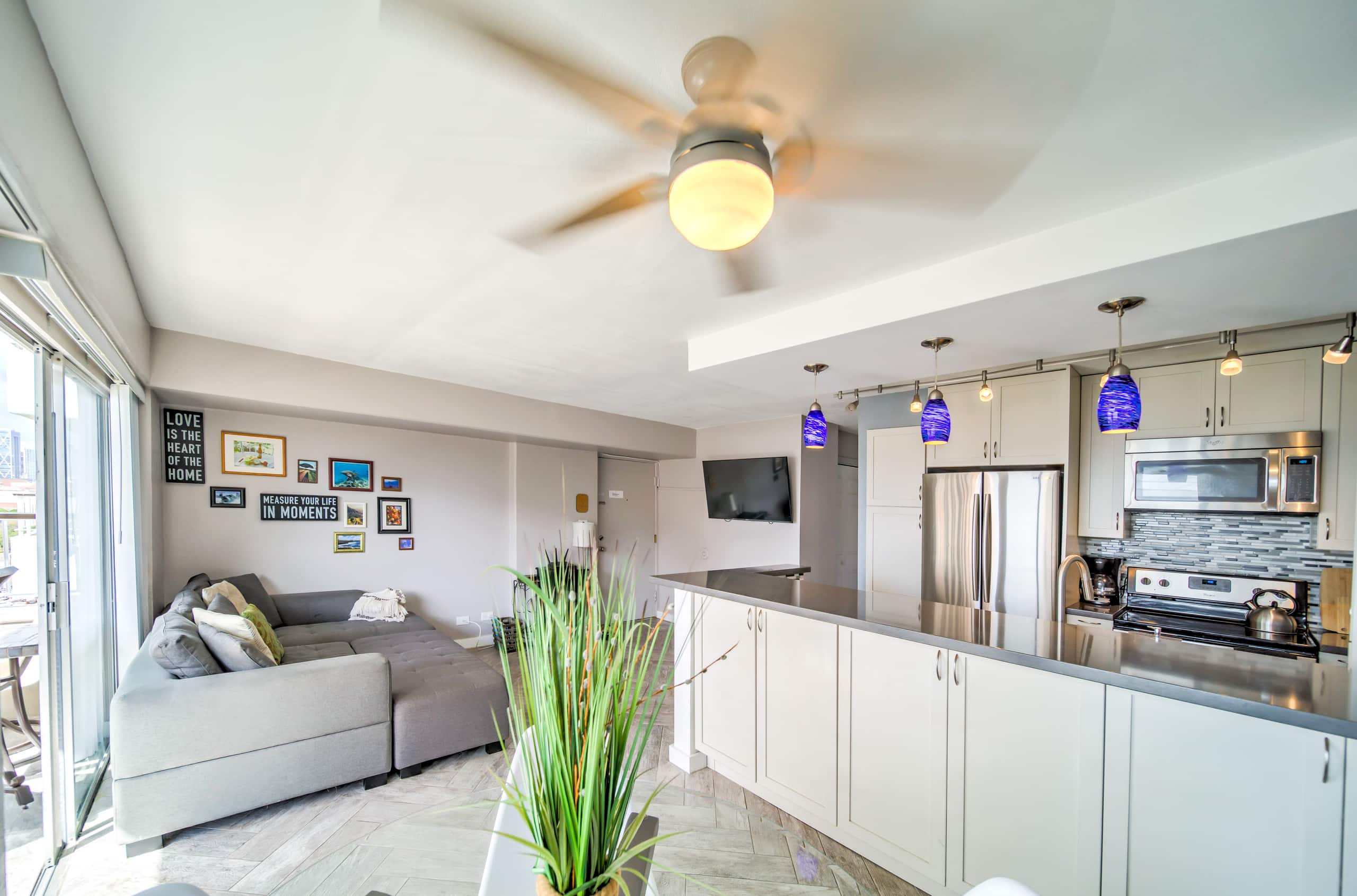 Condo in Honolulu · ★4.79 · 1 bedroom · 1 bed · 1 private bath - Image 2