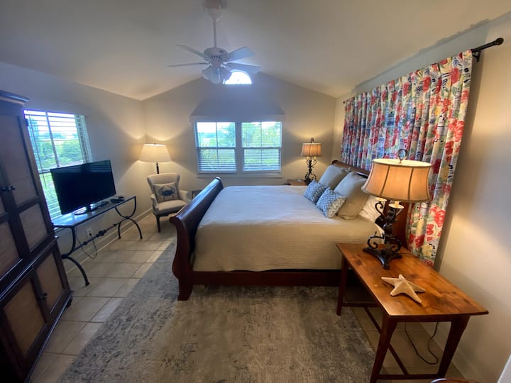 Bedroom # 2.  Secondary master BR with King bed & full Kitchenette.  Adjoins with twin bedroom.  Perfect for families. 