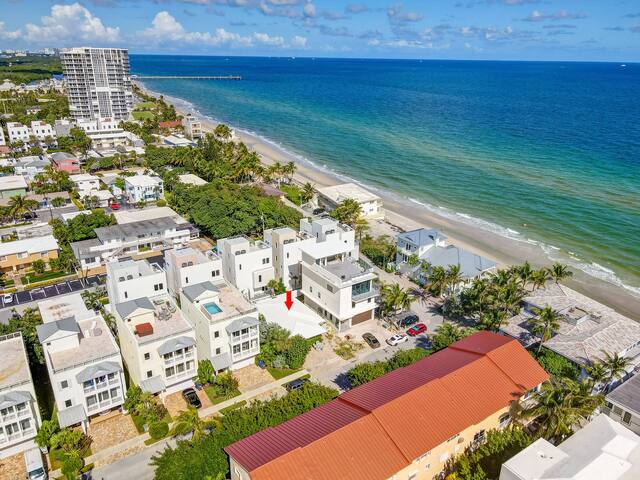 Luxury Beach House in Hollywood Beach gallery image 5