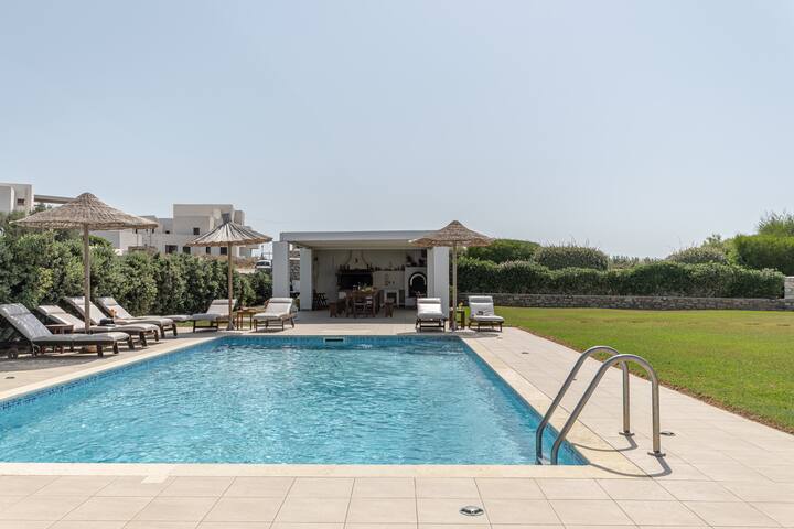 4 Bedroom Villa with Private Pool Naxos gallery image 5