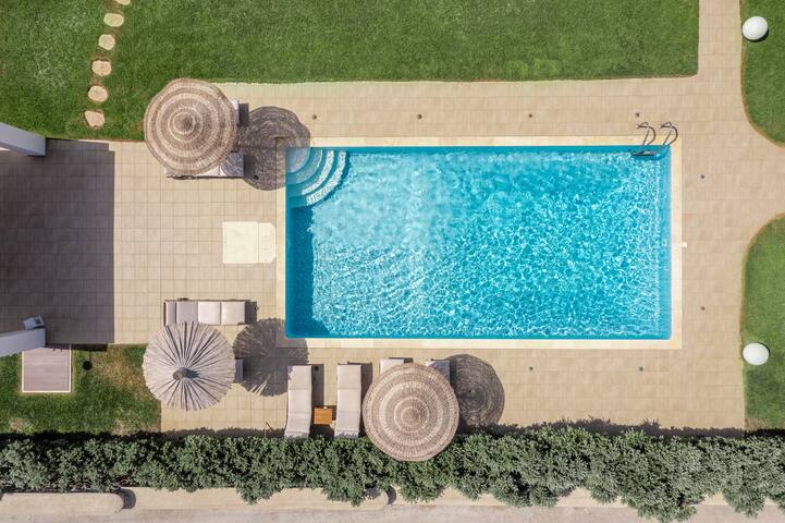 4 Bedroom Villa with Private Pool Naxos gallery image 2