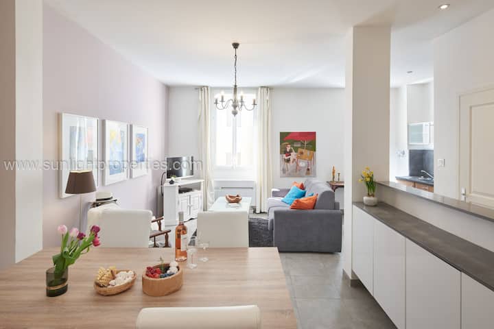 Sunlightproperties L'artiste: A Charming Apartment In The Port Area Of Nice - Villefranche-sur-Mer