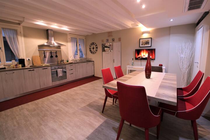 Location location location! charming brand new apt gallery image 4