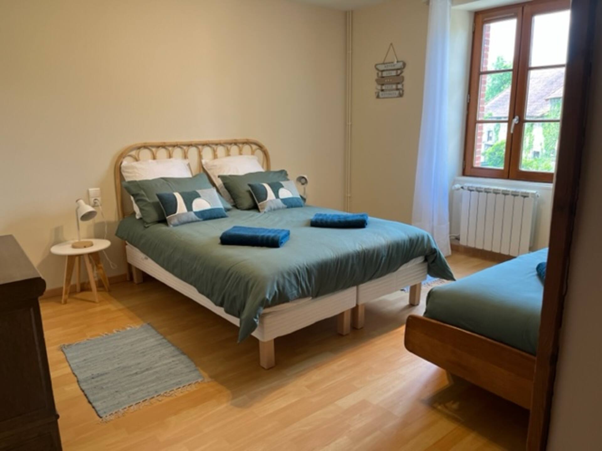 Chambre avec lit double et simple