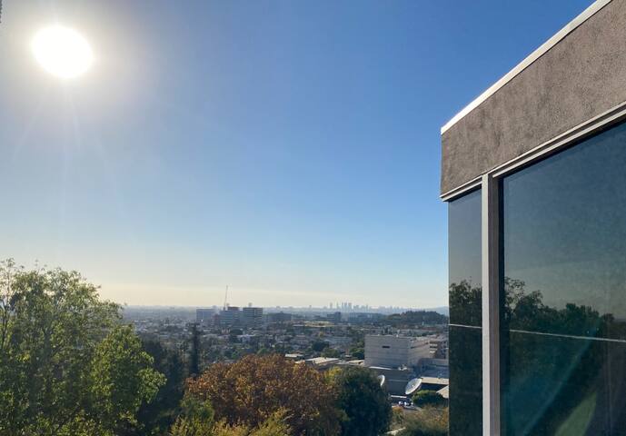 Los Feliz architectural house with pool and views gallery image 5