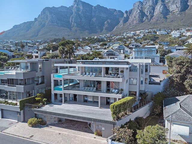 Power backup Oceanfront Residence 80m from the sea