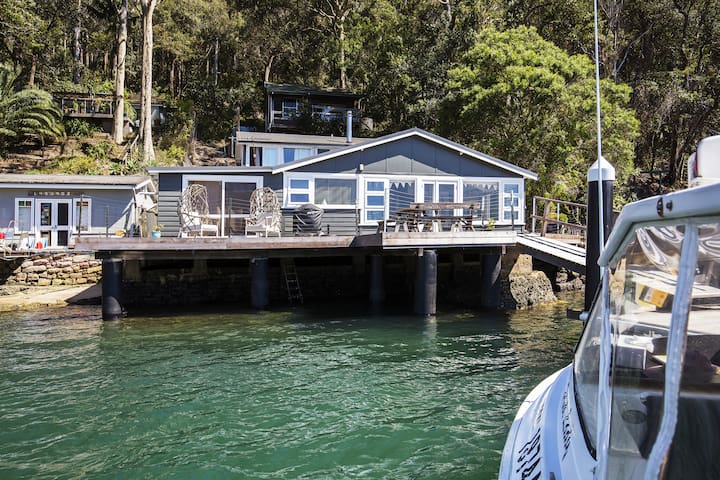 Tides Reach Boathouse – water access only