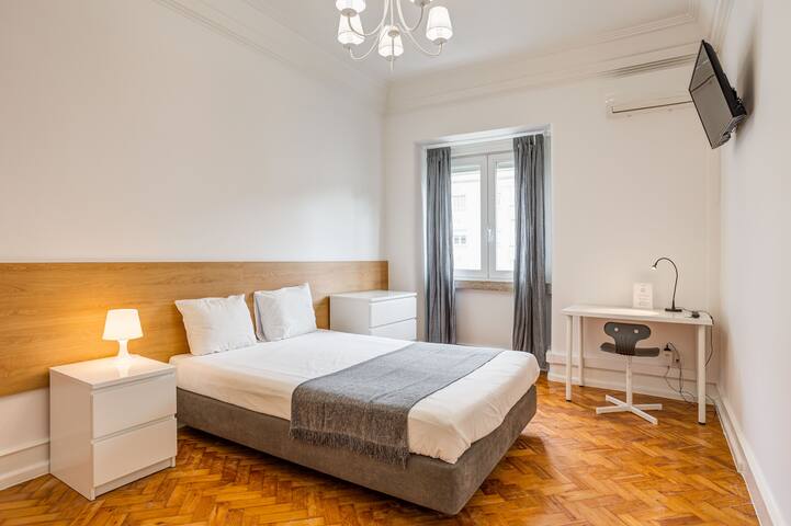 Home Out 4D – Apartment at City Center w/Parking gallery image 3