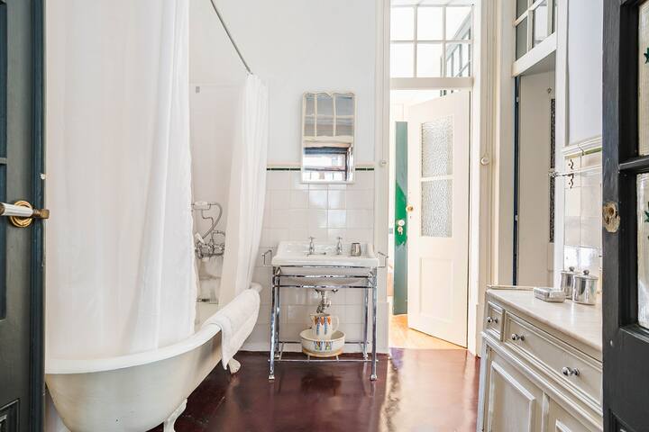 Authentic apartment with great terrace, Alfama gallery image 4