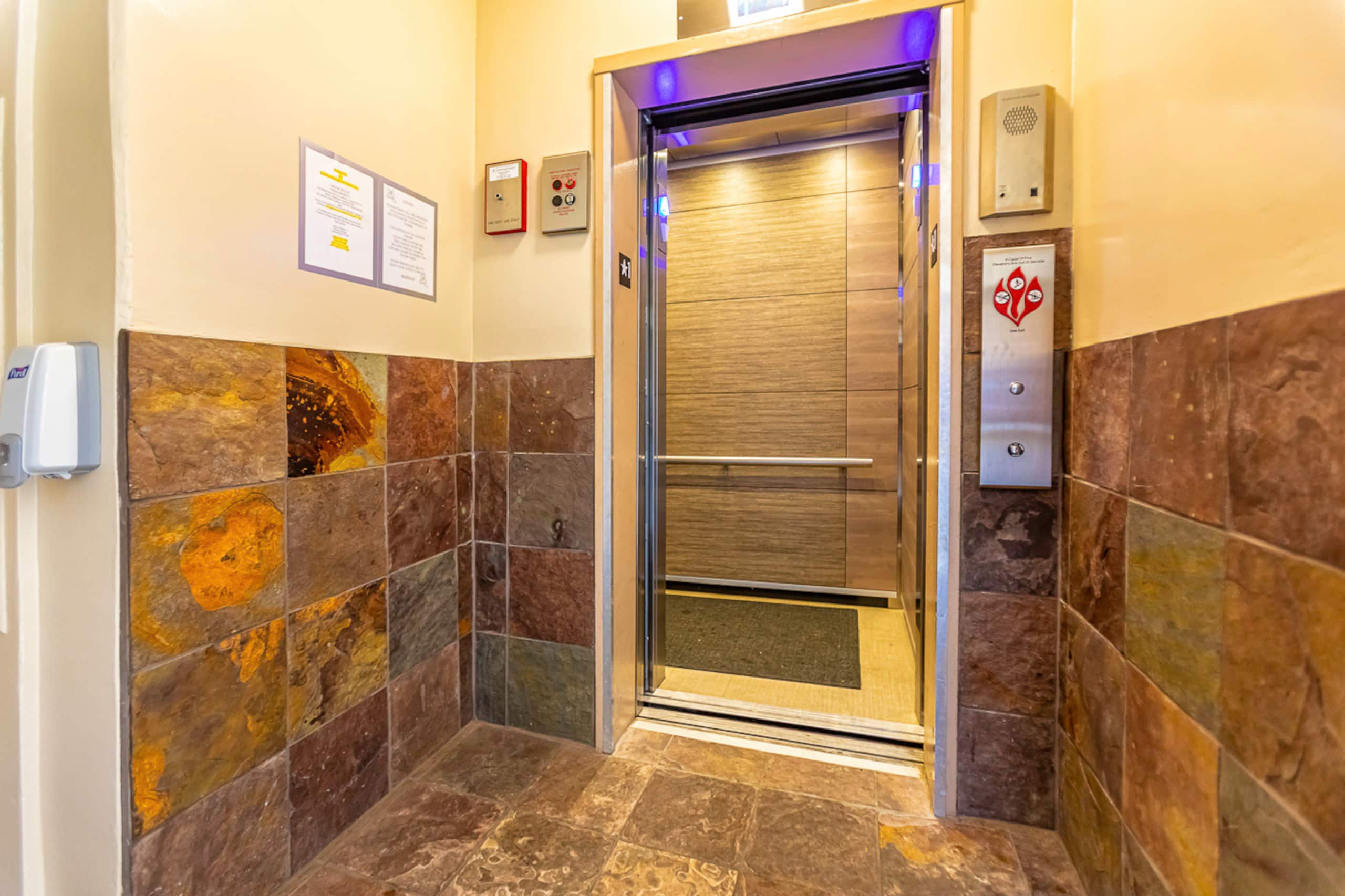Condo in Kihei · ★4.97 · 1 bedroom · 2 beds · 1 bath - Image 7
