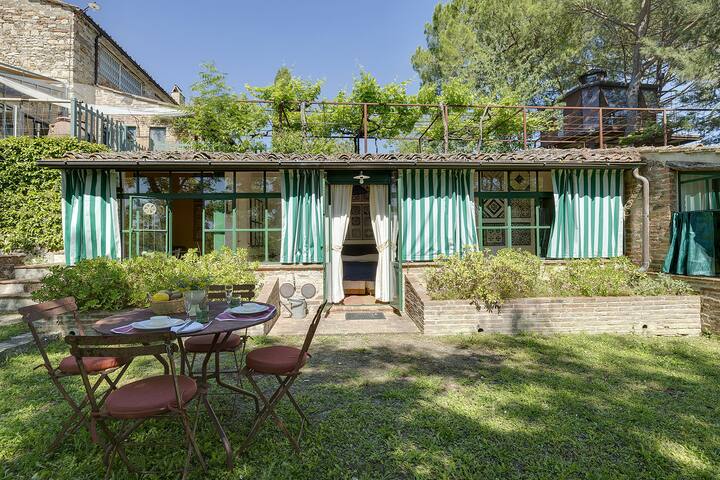 CERAMIChouse/casaBARTHEL 15' from the City Center