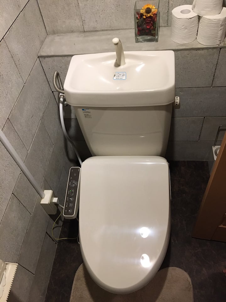 シャワートイレ