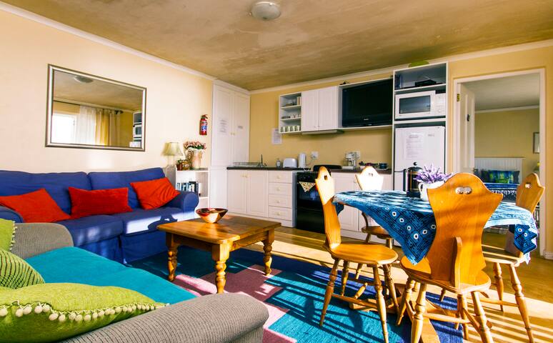 2 bedroom apartment amazing views Albatross House gallery image 5