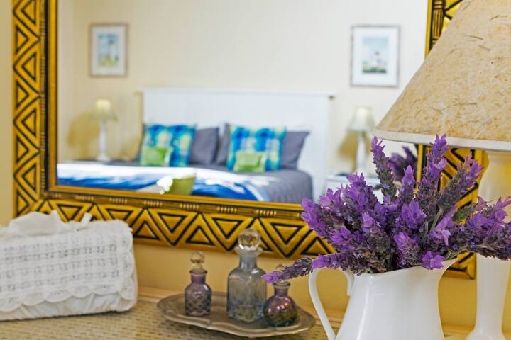 2 bedroom apartment amazing views Albatross House gallery image 2