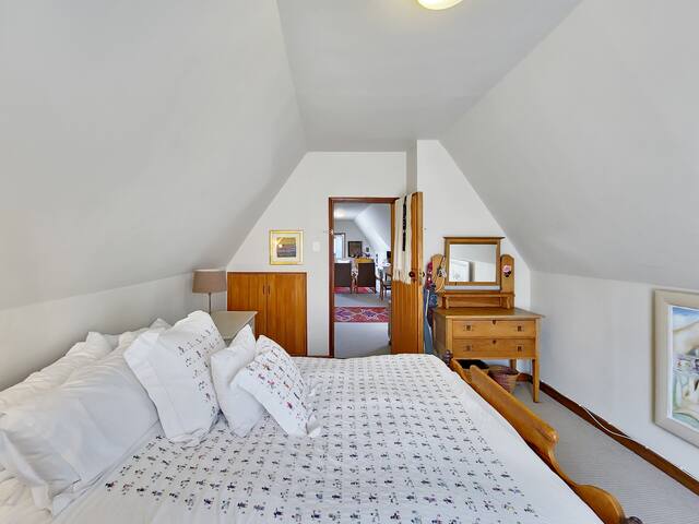 Historic Cape Town Loft gallery image 3