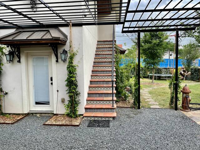 3-DWELLING DOWNTOWN ESTATE ON 3RD ST, Walk DT! gallery image 4