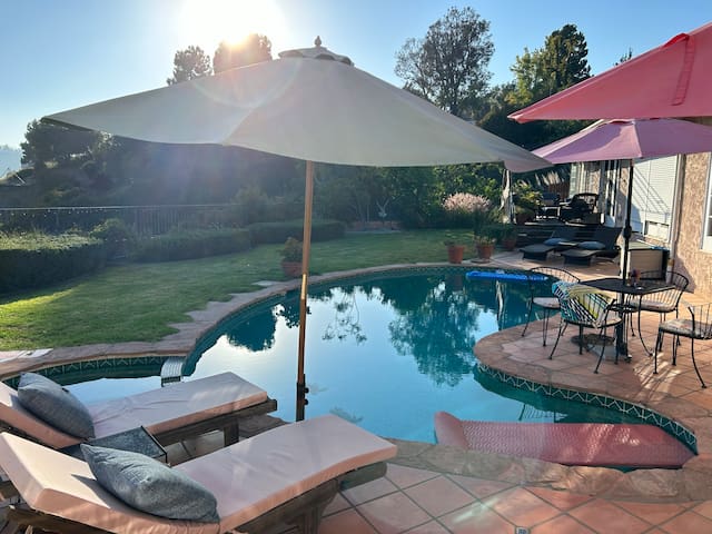 Beverly Hills View Estate – 3 BED 3.5 BA Pool Home