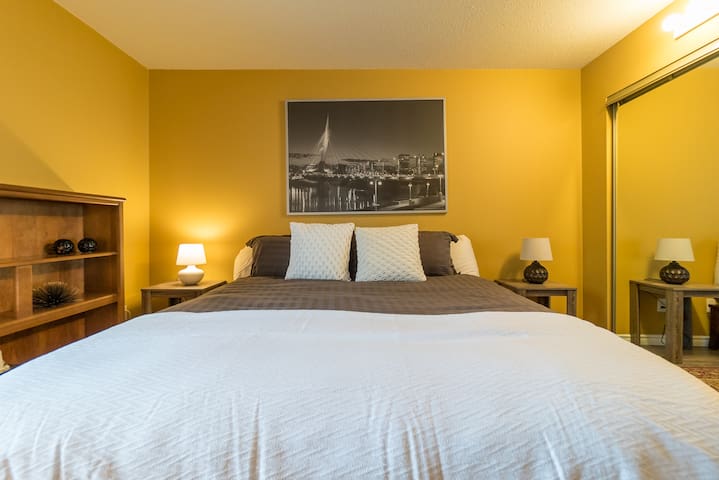 Lap of Luxury – New 2 Bdrm w Free Bonus Amenities