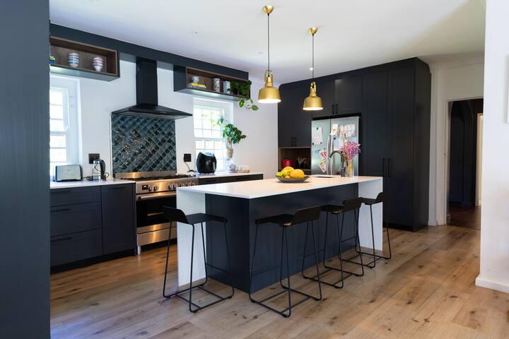 Sunny Upper Constantia Oasis gallery image 5