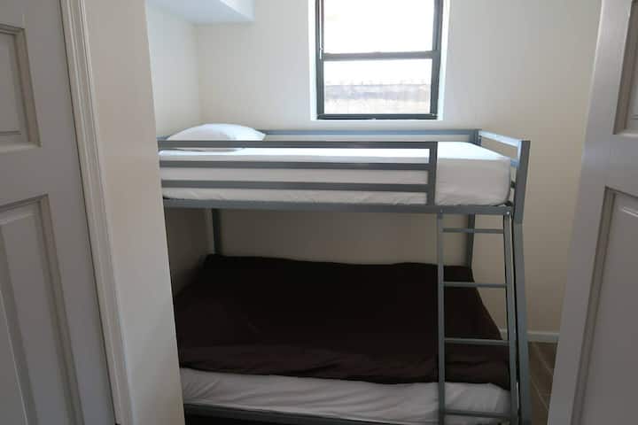 غرفة النوم 2