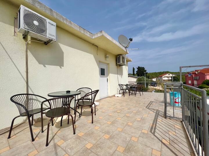 1 Bedroom Apartment In Tisno (3+0) - Murter