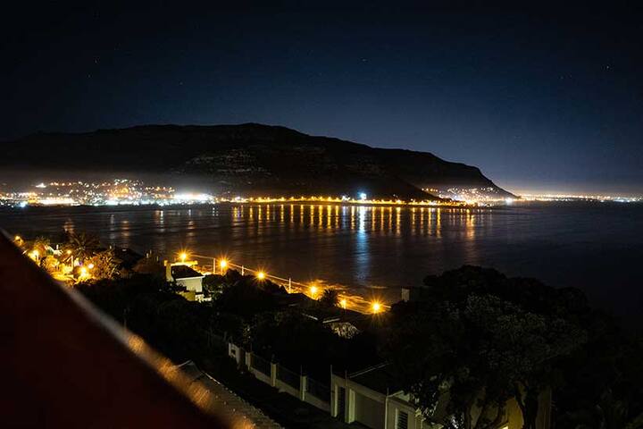 Seaview Apartment close to the beach and mountain gallery image 3