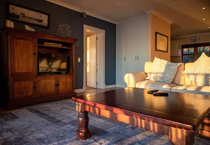 Seaview Apartment close to the beach and mountain gallery image 5