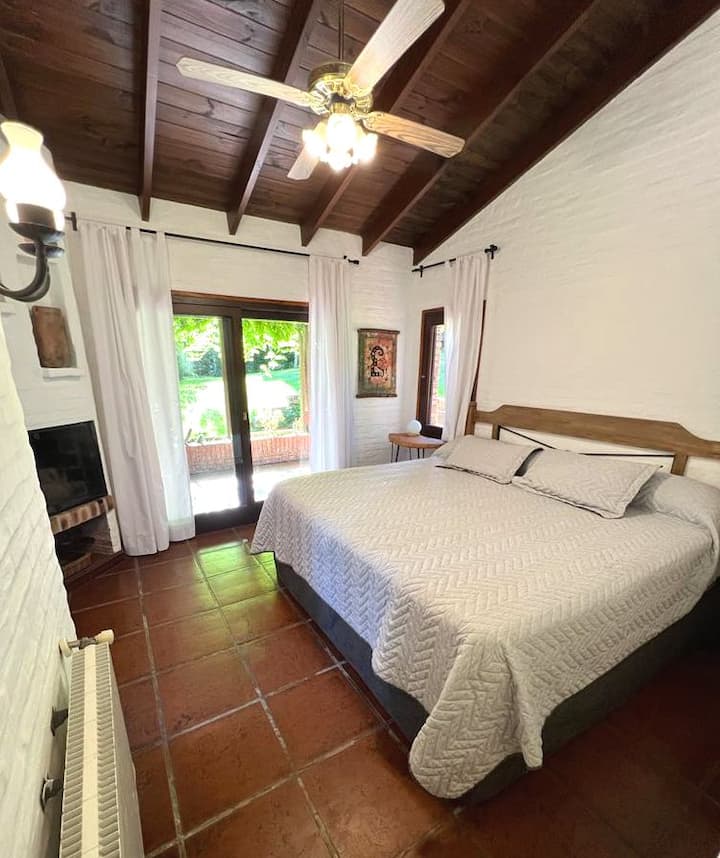 Chumba Mahiri cha kulala katika chumba cha kulala