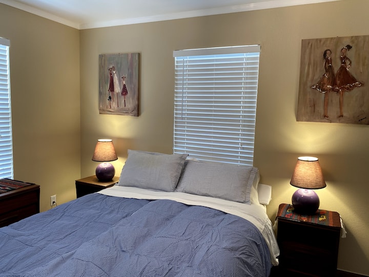 Chumba cha 2 cha kulala kilicho na Bafu.