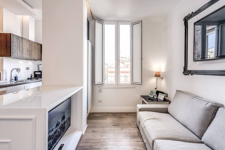 Design Apartment Paulina 300 mt from Colosseum gallery image 2