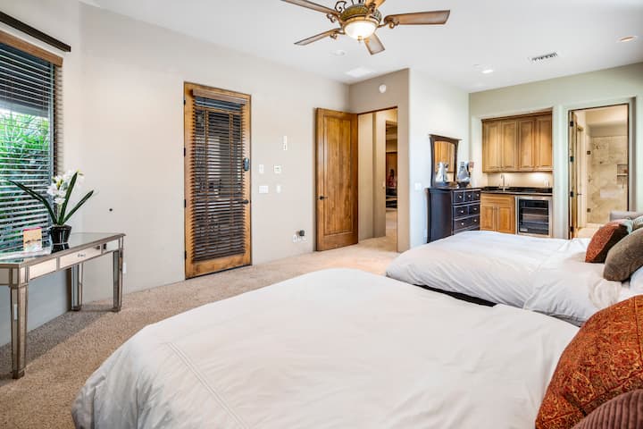 Bedroom #2 with 2 Queen beds, en-suite bathroom with shower and wet bar.
Direct patio access.