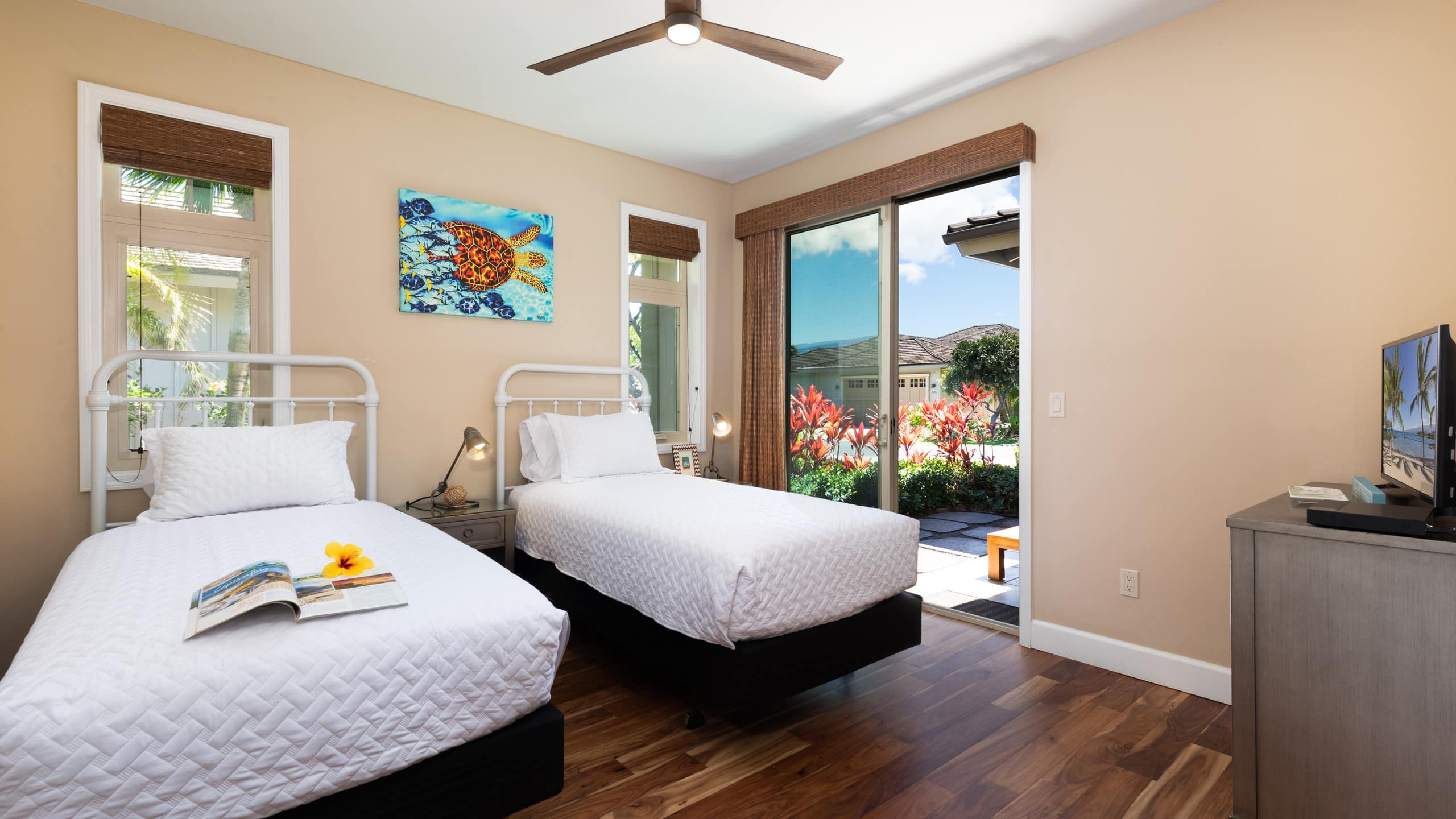 Home in Waimea · ★4.93 · 3 bedrooms · 6 beds · 2.5 private baths - Image 12