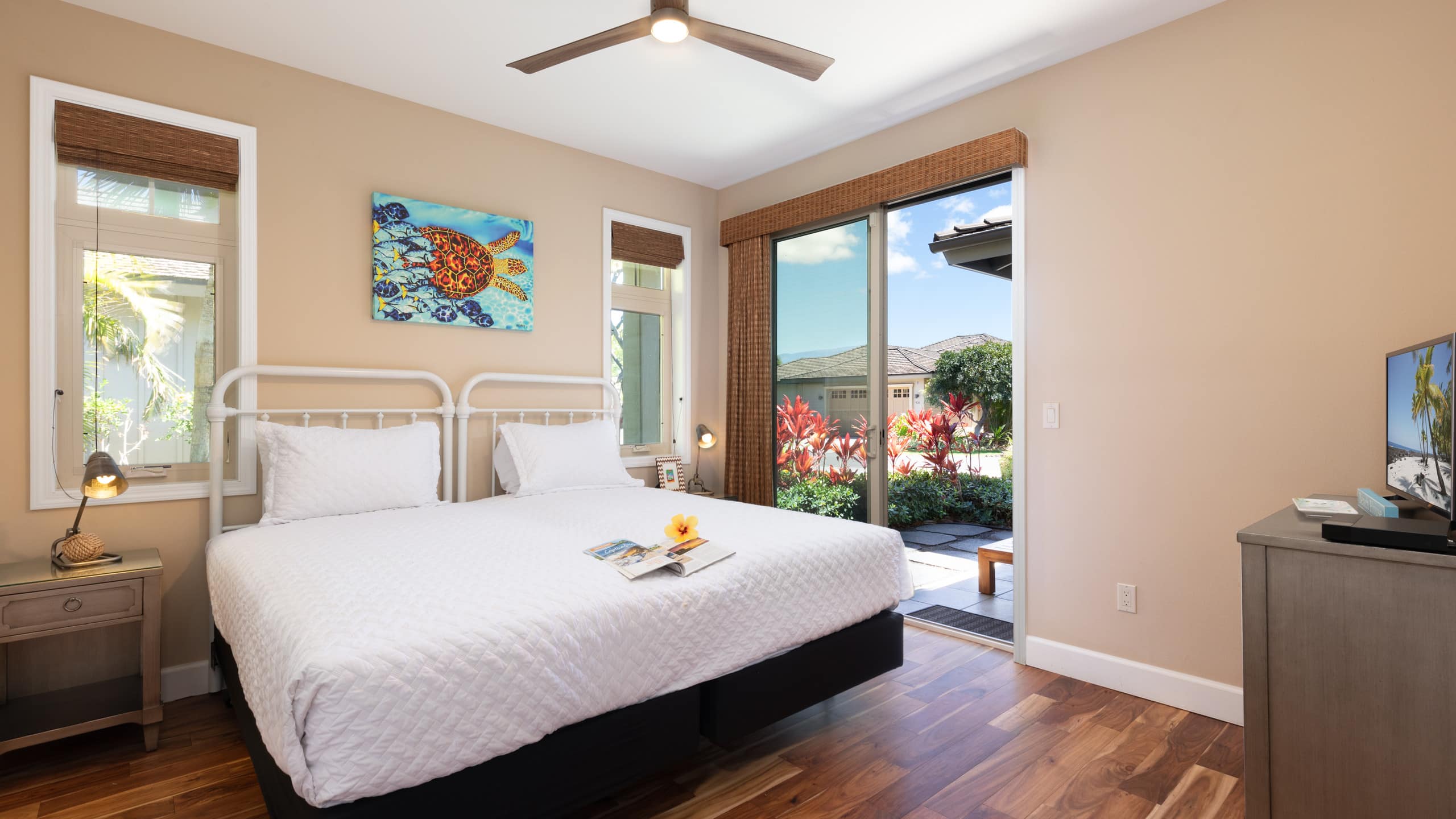 Home in Waimea · ★4.93 · 3 bedrooms · 6 beds · 2.5 private baths - Image 14