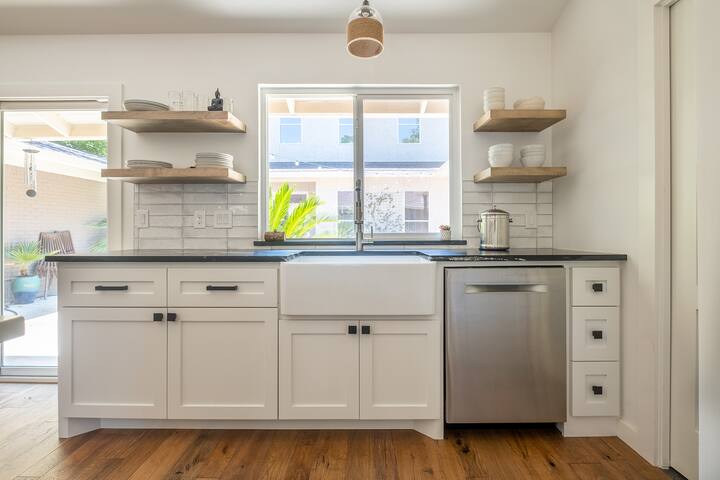 Barton Hills Oasis, F1, ACL. Pool coming fall ’25! gallery image 4